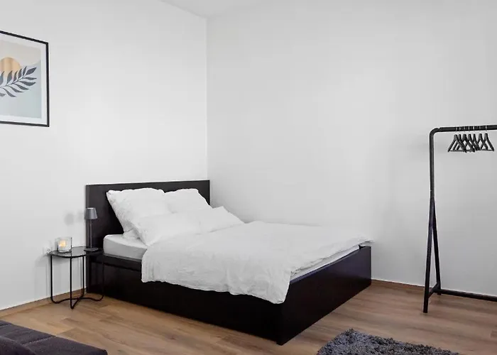 Walnut Tree Bergisch Gladbach